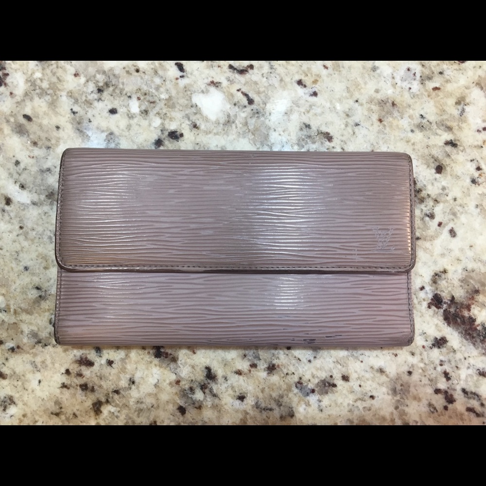 SALE!❤️ LOUIS VUITTON Gray Epi Large Wallet 💯 AUTH